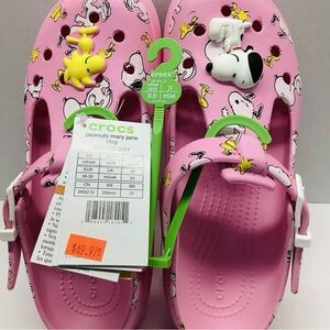 Crocs RARE Pink Peanuts Snoopy & Woodstock / women’s size 8 / NEW with tags
